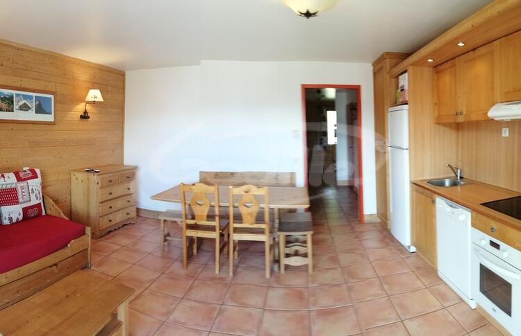 Location / Praloup 1500 3 pièces  / PRA ROUSTAN Location / Praloup 1500 3 pièces  / PRA ROUSTAN