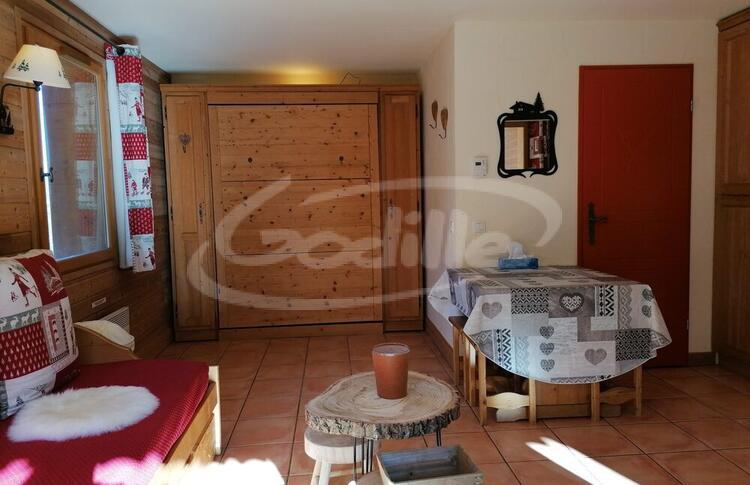 Location / Praloup 1500 Studio  / PRA ROUSTAN Location / Praloup 1500 Studio  / PRA ROUSTAN