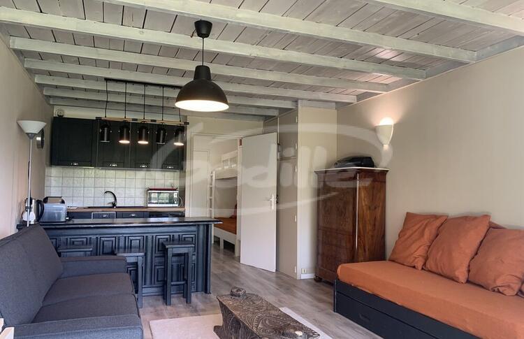 Location / Praloup 1600 Studio  / CHAMBEYRON Location / Praloup 1600 Studio  / CHAMBEYRON