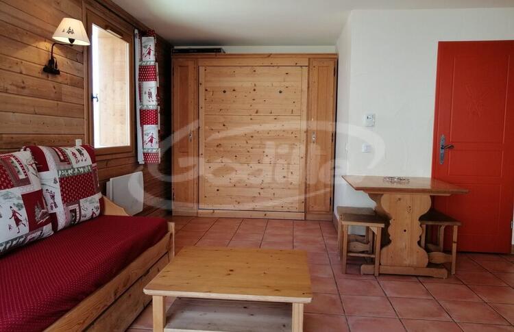 Location / Praloup 1500 Studio  / PRA ROUSTAN Location / Praloup 1500 Studio  / PRA ROUSTAN