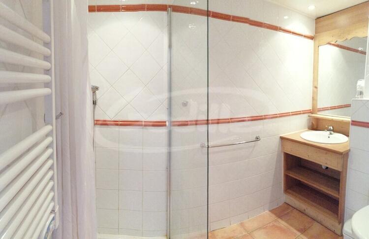 Location / Praloup 1500 3 pièces  / PRA ROUSTAN Location / Praloup 1500 3 pièces  / PRA ROUSTAN