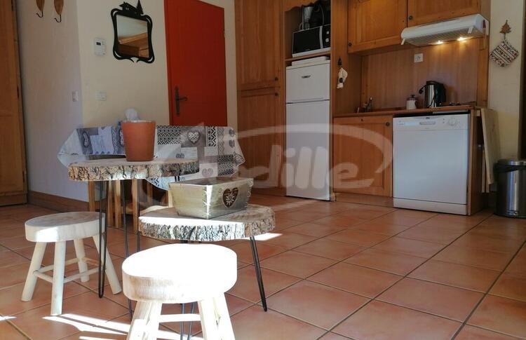 Location / Praloup 1500 Studio  / PRA ROUSTAN Location / Praloup 1500 Studio  / PRA ROUSTAN
