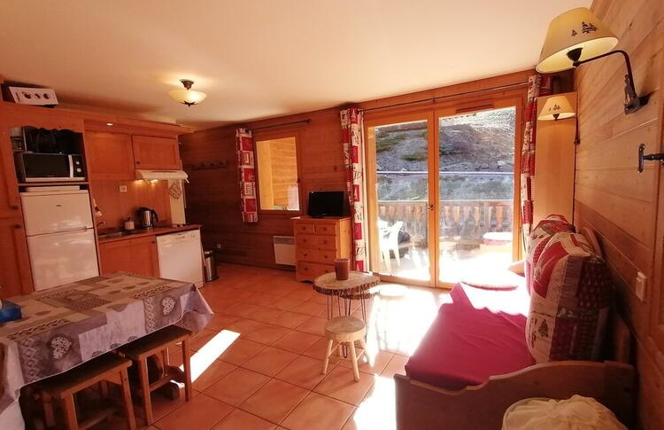 Location / Praloup 1500 Studio  / PRA ROUSTAN Location / Praloup 1500 Studio  / PRA ROUSTAN