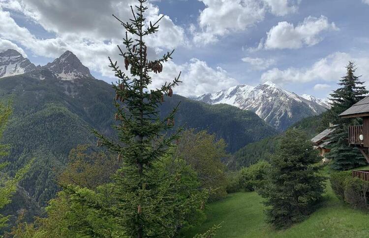 Location / Praloup 1500 Chalet  / CHALET Location / Praloup 1500 Chalet  / CHALET