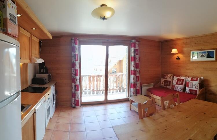 Location / Praloup 1500 3 pièces  / PRA ROUSTAN Location / Praloup 1500 3 pièces  / PRA ROUSTAN