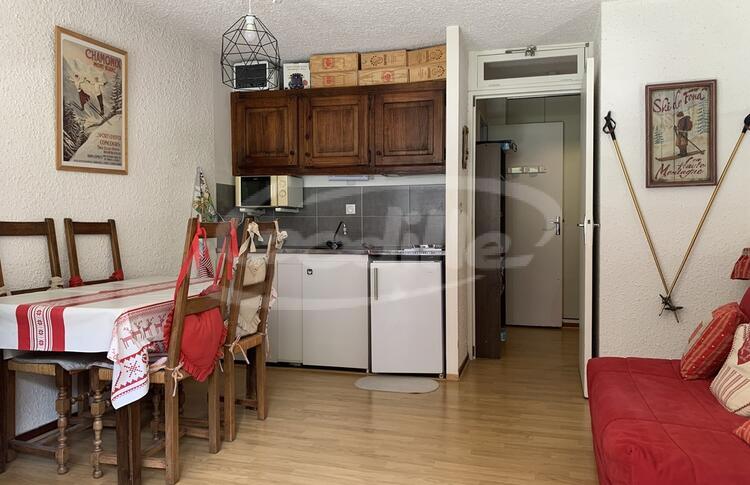 Vente / Praloup 1600 Studio  Vente / Praloup 1600 Studio