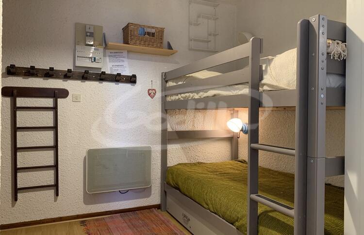 Vente / Praloup 1600 Studio  Vente / Praloup 1600 Studio