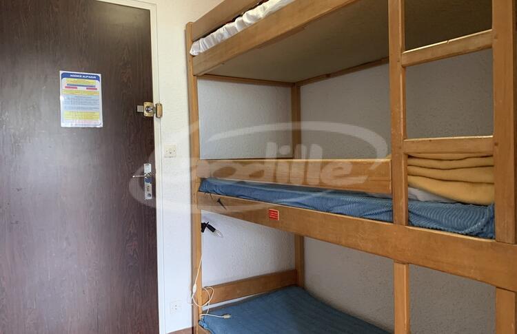 Vente / Praloup 1500 Studio  Vente / Praloup 1500 Studio