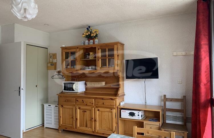 Vente / Praloup 1500 Studio  Vente / Praloup 1500 Studio