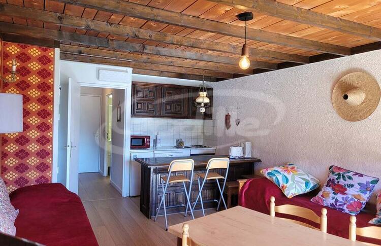 Location / Praloup 1600 Studio  / CHAMBEYRON Location / Praloup 1600 Studio  / CHAMBEYRON