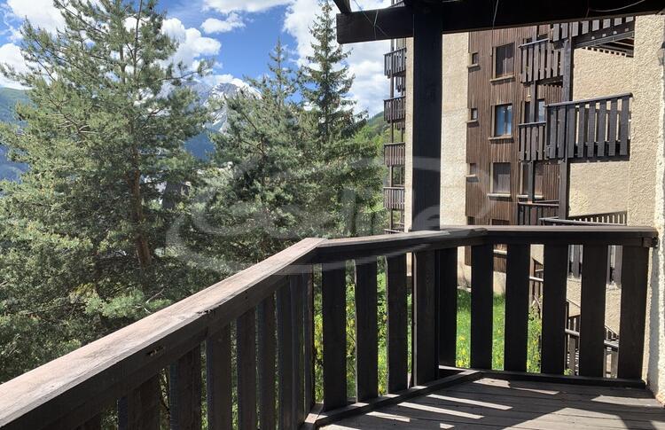 Vente / Praloup 1500 Studio  Vente / Praloup 1500 Studio