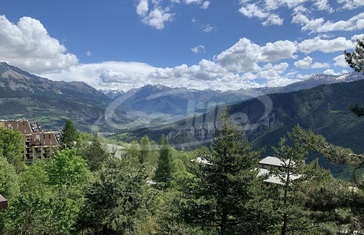 Vente / Praloup 1500 Studio  Vente / Praloup 1500 Studio