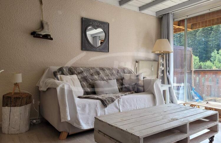 Location / Praloup 1600 Studio  / SEOLANES Location / Praloup 1600 Studio  / SEOLANES