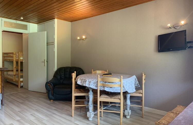 Location / Praloup 1600 Studio  / LE PORTILLO Location / Praloup 1600 Studio  / LE PORTILLO